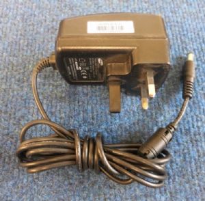 Samsung SHA10S05W-GB1 UK Plug AC Power Adapter Charger 10 Watt 5 Volts 2 Amps